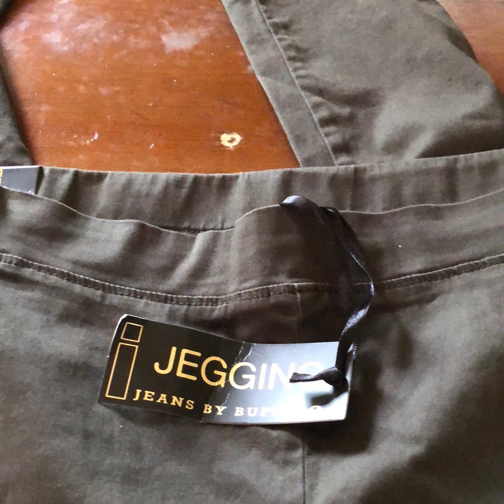 NWT Jeggings by Buffalo